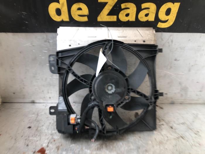 Gebruikte Fan Radiateur Peugeot 208 I (CA/CC/CK/CL) 1.2 Vti 12V PureTech 82 Prijs € 40,00 Margeregeling aangeboden door Autodemontage de Zaag