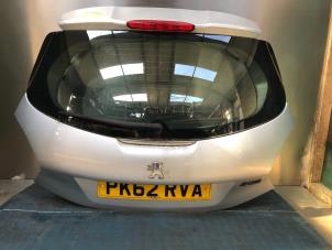 Gebruikte Achterklep Peugeot 208 I (CA/CC/CK/CL) 1.2 Vti 12V PureTech 82 Prijs € 150,00 Margeregeling aangeboden door Autodemontage de Zaag
