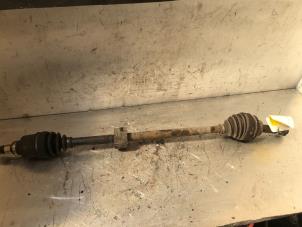 Gebruikte Aandrijfas rechts-voor Suzuki Alto 1.0 12V Prijs € 35,00 Margeregeling aangeboden door Autodemontage de Zaag