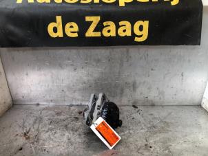 Gebruikte Dynamo Ford Fiesta 6 (JA8) 1.0 EcoBoost 12V 100 Prijs € 40,00 Margeregeling aangeboden door Autodemontage de Zaag