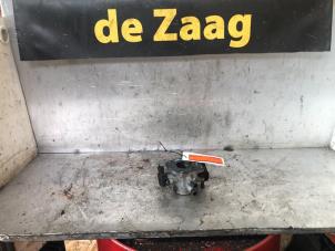 Gebruikte Gasklephuis Hyundai Getz 1.3i 12V Prijs € 40,00 Margeregeling aangeboden door Autodemontage de Zaag