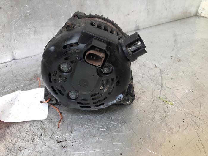 Dynamo van een Ford Focus 3 1.0 Ti-VCT EcoBoost 12V 100 2013