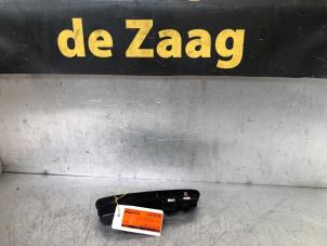 Gebruikte Ruit schakelaar elektrisch Fiat Punto Evo (199) 1.3 JTD Multijet 85 16V Euro 5 Prijs € 20,00 Margeregeling aangeboden door Autodemontage de Zaag