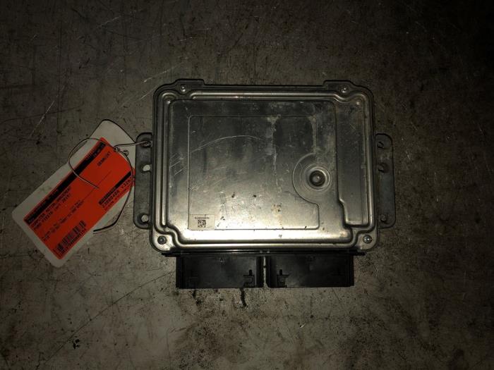 Gebruikte Computer Motormanagement Ford Fiesta 6 (JA8) 1.0 EcoBoost 12V 125 Prijs € 100,00 Margeregeling aangeboden door Autodemontage de Zaag