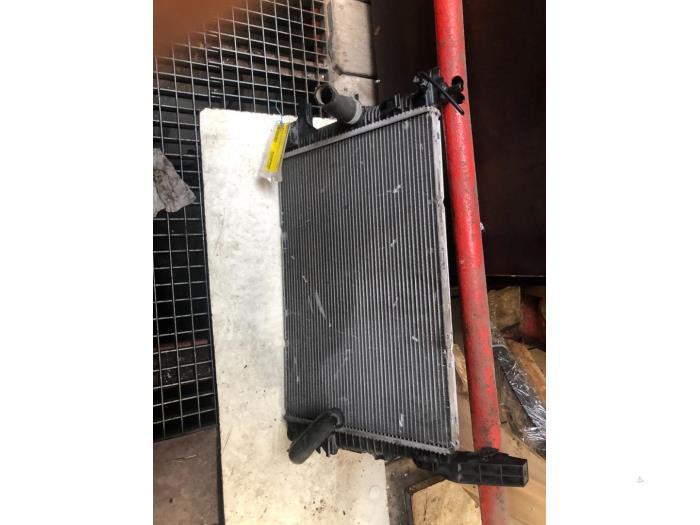 Gebruikte Radiateur Ford Focus 3 1.0 Ti-VCT EcoBoost 12V 100 Prijs € 40,00 Margeregeling aangeboden door Autodemontage de Zaag