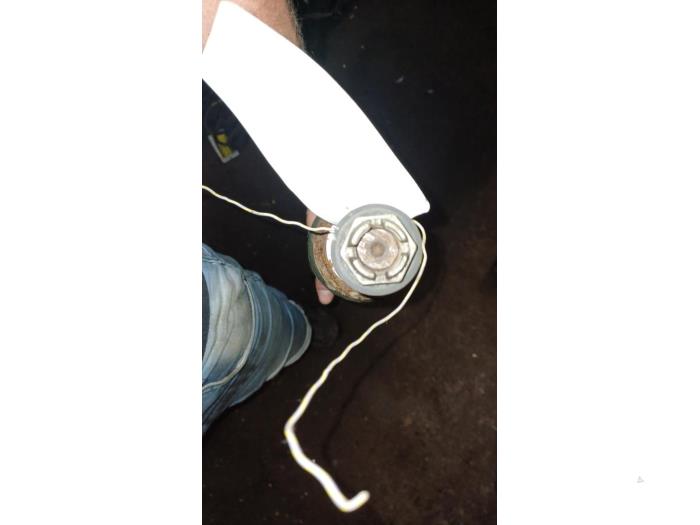 Aandrijfas rechts-voor van een Ford Focus 3 1.0 Ti-VCT EcoBoost 12V 125 2014