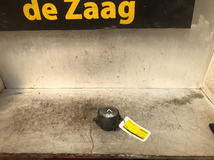 Mistlamp links-voor van een Ford Focus 3 1.0 Ti-VCT EcoBoost 12V 125 2014