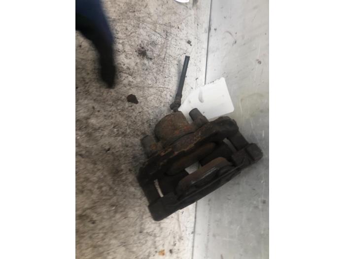 Remklauw (Tang) rechts-voor van een Ford Focus 3 1.0 Ti-VCT EcoBoost 12V 125 2014