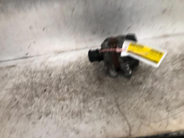 Alternator van een Ford Focus 3 1.0 Ti-VCT EcoBoost 12V 125 2014