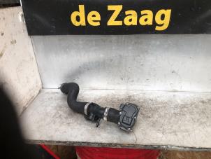 Gebruikte Gasklephuis Ford Focus 3 1.0 Ti-VCT EcoBoost 12V 125 Prijs € 50,00 Margeregeling aangeboden door Autodemontage de Zaag