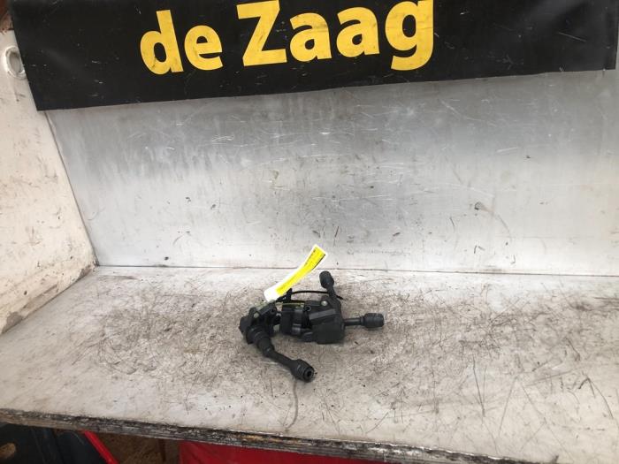 Pen Bobine van een Ford Focus 3 1.0 Ti-VCT EcoBoost 12V 125 2014