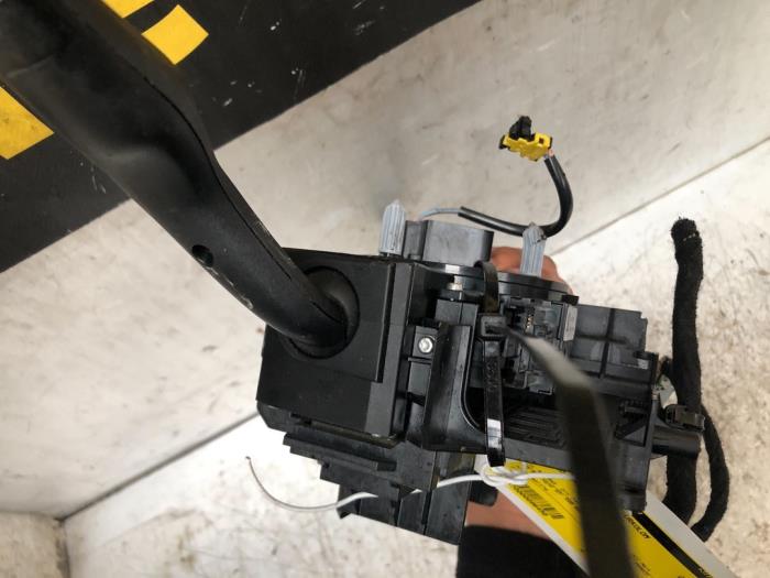 Licht + Raw Schakelaar van een Ford Focus 3 1.0 Ti-VCT EcoBoost 12V 125 2014