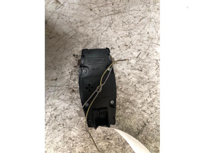 Licht Schakelaar van een Ford Focus 3 1.0 Ti-VCT EcoBoost 12V 125 2014