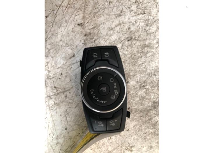 Licht Schakelaar van een Ford Focus 3 1.0 Ti-VCT EcoBoost 12V 125 2014
