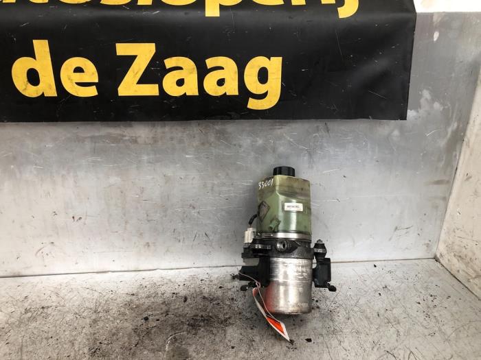 Gebruikte Pomp Servo Ford Focus 2 Wagon 1.8 16V Prijs € 80,00 Margeregeling aangeboden door Autodemontage de Zaag