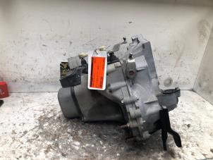 Gebruikte Versnellingsbak Peugeot 208 I (CA/CC/CK/CL) 1.0 Vti 12V PureTech Prijs € 300,00 Margeregeling aangeboden door Autodemontage de Zaag
