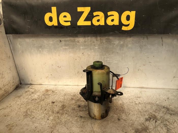 Gebruikte Servopomp Volkswagen Polo IV (9N1/2/3) 1.2 Prijs € 90,00 Margeregeling aangeboden door Autodemontage de Zaag