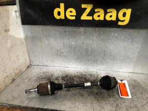 Gebruikte Homokineetas links-voor Opel Adam 1.2 16V Prijs € 50,00 Margeregeling aangeboden door Autodemontage de Zaag