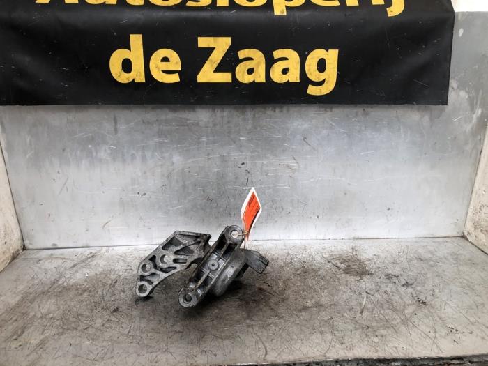Gebruikte Motorrubber Opel Adam 1.2 16V Prijs € 20,00 Margeregeling aangeboden door Autodemontage de Zaag