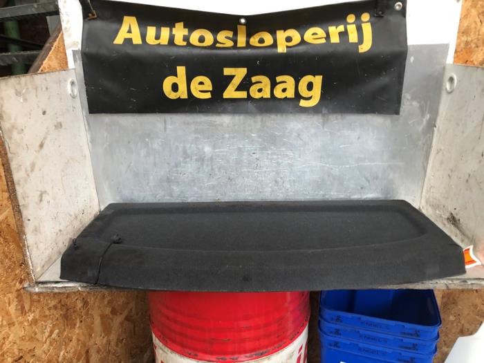 Hoedenplank van een Volkswagen Golf V (1K1) 1.6 FSI 16V 2004