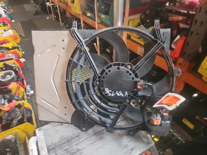 Gebruikte Radiateurfan Peugeot 208 I (CA/CC/CK/CL) 1.6 16V GTI Prijs € 45,00 Margeregeling aangeboden door Autodemontage de Zaag