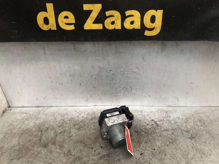 Gebruikte ABS Pomp Mercedes B (W245) 2.0 B-200 16V Prijs € 100,00 Margeregeling aangeboden door Autodemontage de Zaag