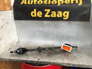 Gebruikte Aandrijfas rechts-voor Nissan Pixo (D31S) 1.0 12V Prijs € 25,00 Margeregeling aangeboden door Autodemontage de Zaag