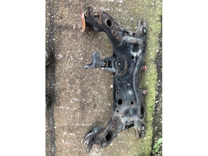 Subframe van een Ford Focus 2 1.6 16V 2008