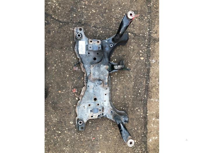 Subframe van een Ford Focus 2 1.6 16V 2008