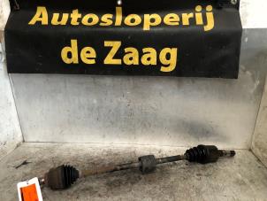 Gebruikte Steekas rechts-voor Opel Agila (A) 1.2 16V Prijs € 30,00 Margeregeling aangeboden door Autodemontage de Zaag