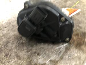 Gebruikte Gasklephuis Ford Focus 2 1.6 16V Prijs € 50,00 Margeregeling aangeboden door Autodemontage de Zaag