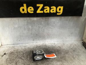 Gebruikte Gasklephuis Mercedes B (W245) 2.0 B-200 16V Prijs € 40,00 Margeregeling aangeboden door Autodemontage de Zaag