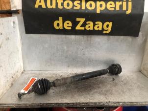 Gebruikte Cardanas rechts-voor (VWA) Volkswagen Passat (3C2) 1.6 FSI 16V Prijs € 40,00 Margeregeling aangeboden door Autodemontage de Zaag