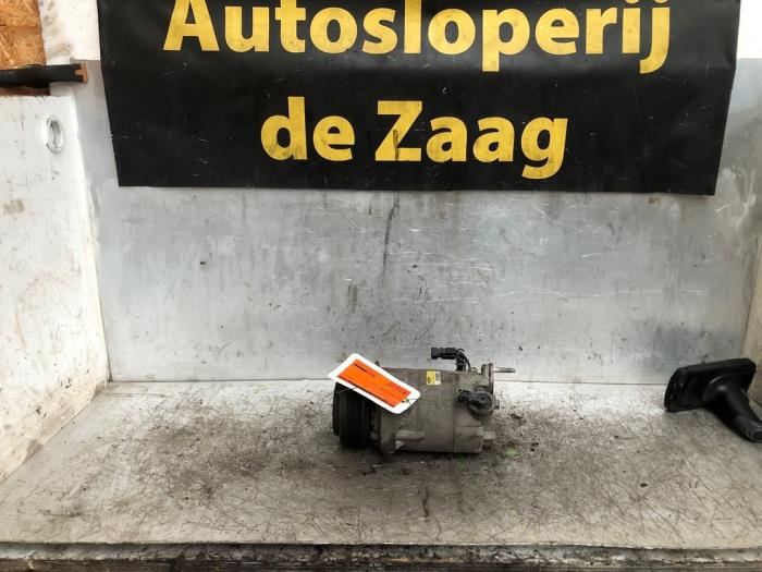 Gebruikte Pomp Airco Ford EcoSport (JK8) 1.0 EcoBoost 12V 125 Prijs € 100,00 Margeregeling aangeboden door Autodemontage de Zaag