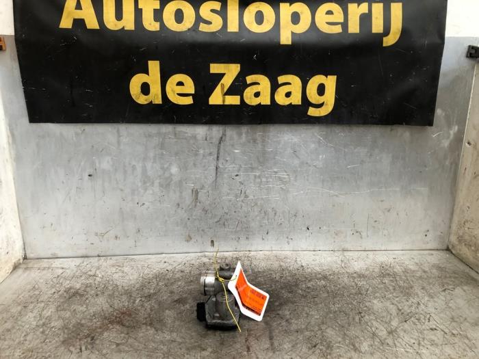 Gebruikte Gasklephuis Ford Focus 3 1.0 Ti-VCT EcoBoost 12V 125 Prijs € 50,00 Margeregeling aangeboden door Autodemontage de Zaag