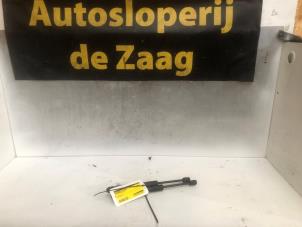 Gebruikte Gasdemperset Kofferdeksel Mini Mini (F56) 1.5 12V Cooper Prijs € 40,00 Margeregeling aangeboden door Autodemontage de Zaag
