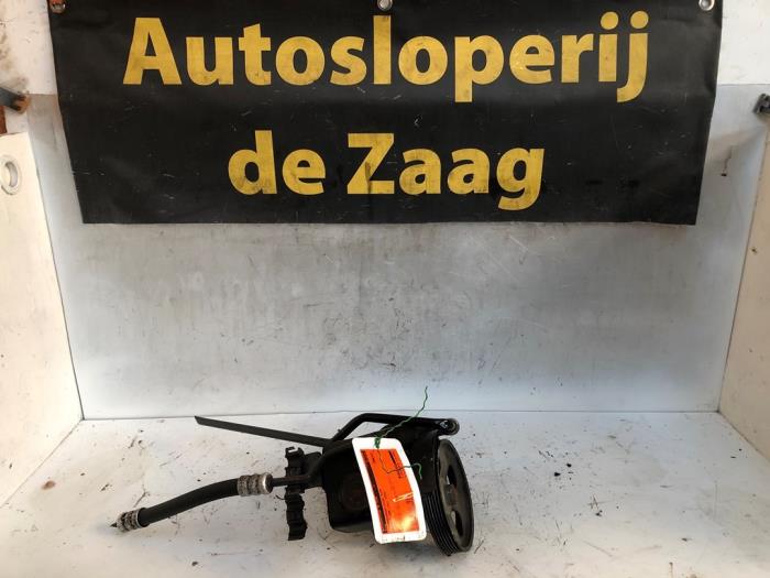 Gebruikte Servopomp Peugeot 206 (2A/C/H/J/S) 1.4 XR,XS,XT,Gentry Prijs € 35,00 Margeregeling aangeboden door Autodemontage de Zaag