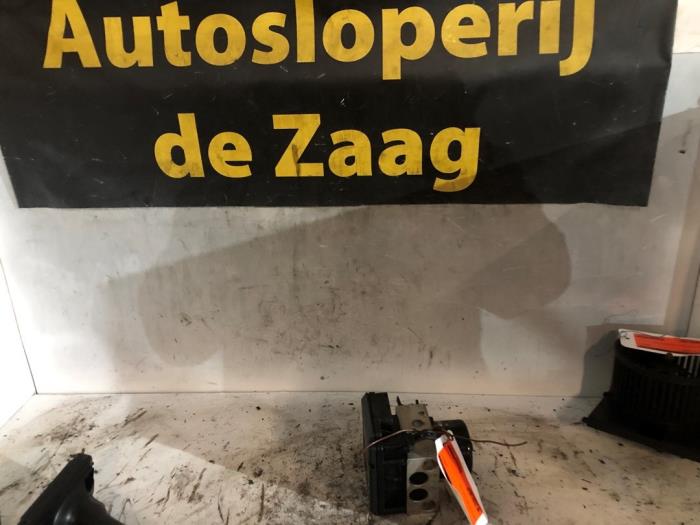 Gebruikte ABS Pomp Volkswagen Lupo (6X1) 1.4 60 Prijs € 25,00 Margeregeling aangeboden door Autodemontage de Zaag