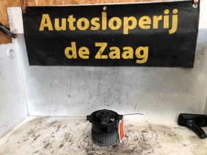 Gebruikte Kachel Ventilatiemotor Mitsubishi Colt (Z2/Z3) 1.3 16V Prijs € 35,00 Margeregeling aangeboden door Autodemontage de Zaag