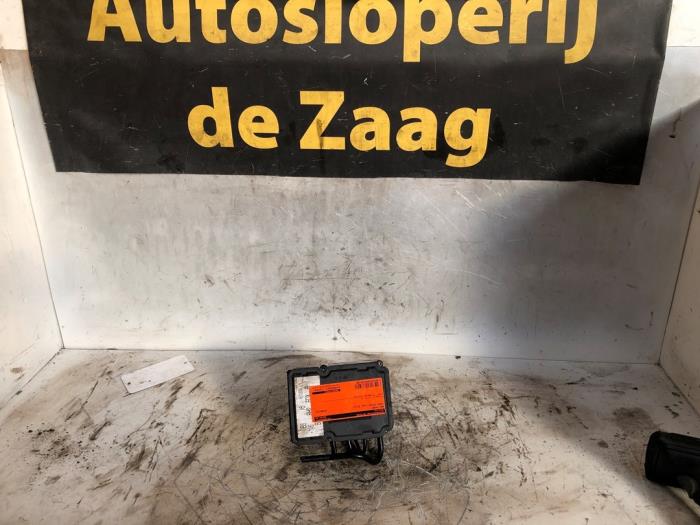 Gebruikte ABS Pomp Ford Focus 3 1.0 Ti-VCT EcoBoost 12V 125 Prijs € 125,00 Margeregeling aangeboden door Autodemontage de Zaag