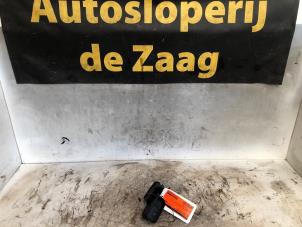Gebruikte Raam schakelaar elektrisch Opel Corsa D 1.2 16V Prijs € 25,00 Margeregeling aangeboden door Autodemontage de Zaag