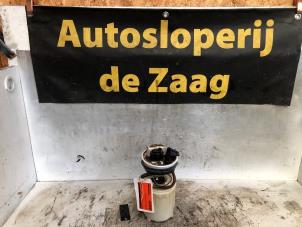 Gebruikte Benzinepomp Volkswagen Polo IV (9N1/2/3) 1.4 16V Prijs € 50,00 Margeregeling aangeboden door Autodemontage de Zaag