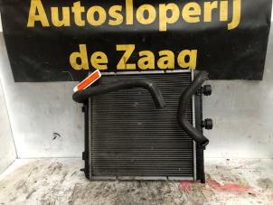 Gebruikte Radiateur Peugeot 208 I (CA/CC/CK/CL) 1.0 Vti 12V PureTech Prijs € 40,00 Margeregeling aangeboden door Autodemontage de Zaag