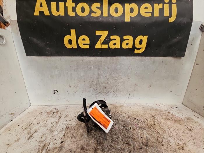 Gebruikte Servopomp Ford Fiesta 5 (JD/JH) 1.3 Prijs € 30,00 Margeregeling aangeboden door Autodemontage de Zaag
