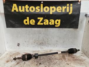 Gebruikte Aandrijfas rechts-voor Suzuki Swift (ZA/ZC/ZD1/2/3/9) 1.3 VVT 16V Prijs € 45,00 Margeregeling aangeboden door Autodemontage de Zaag