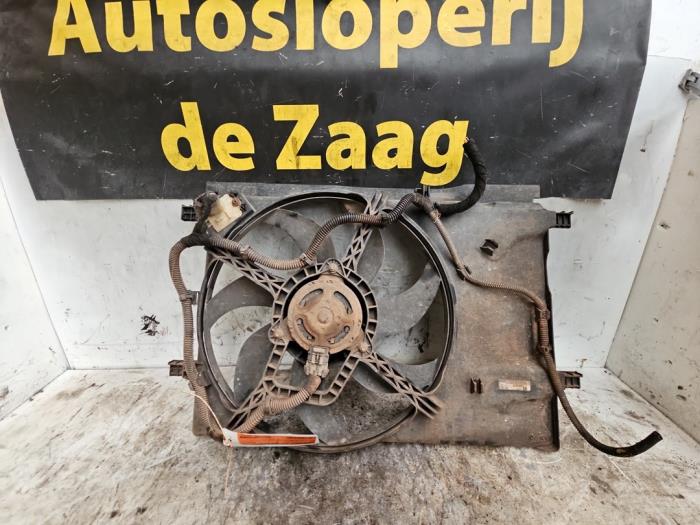 Gebruikte Fan Radiateur Opel Corsa D 1.2 16V Prijs € 25,00 Margeregeling aangeboden door Autodemontage de Zaag