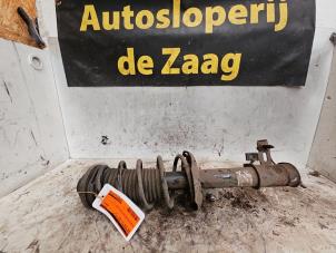 Gebruikte Veerpoot links-voor Opel Astra H (L48) 1.4 16V Twinport Prijs € 45,00 Margeregeling aangeboden door Autodemontage de Zaag