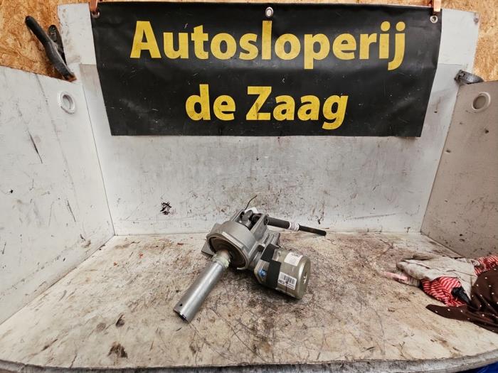 Stuurbekrachtiging Pomp van een Opel Corsa D 1.2 16V 2013