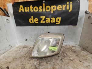 Gebruikte Koplamp links Citroen C2 (JM) 1.1 Prijs € 35,00 Margeregeling aangeboden door Autodemontage de Zaag
