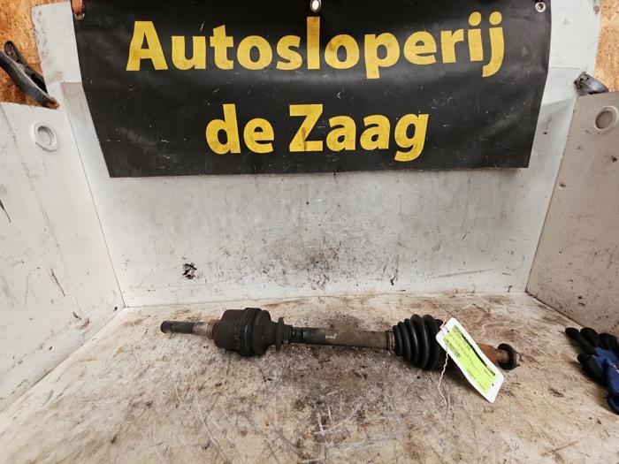 Gebruikte Aandrijfas links-voor Ford Mondeo III Wagon 2.0 16V Prijs € 50,00 Margeregeling aangeboden door Autodemontage de Zaag